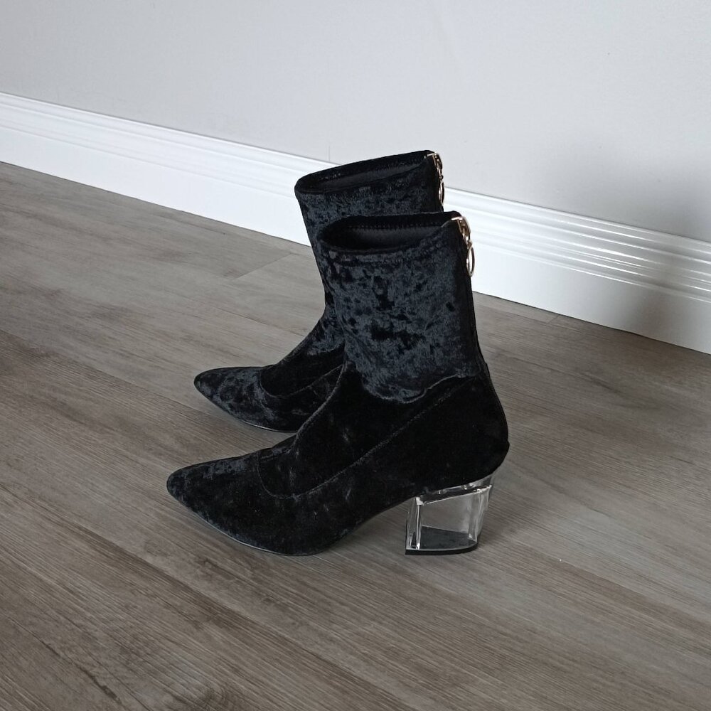 Design Lab Black Velvet Ankle Boots Size 8 - Style Tandi